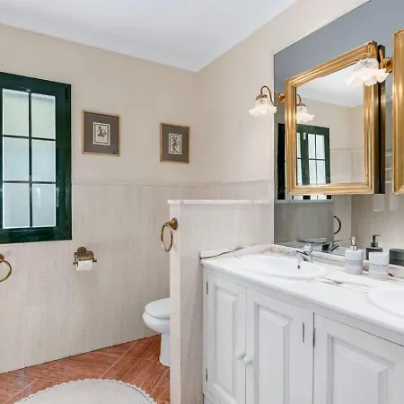 Beautiful 3 Bedroom In * Μαρμπέλλα