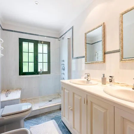 Beautiful 3 Bedroom In *