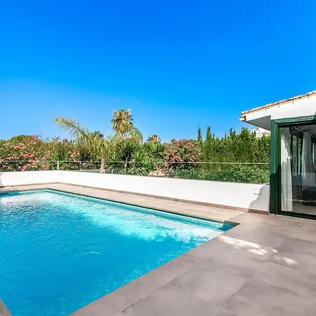 Beautiful 3 Bedroom In Villa Marbella