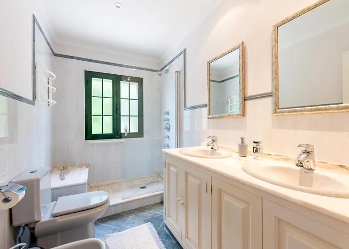 Beautiful 3 Bedroom In *