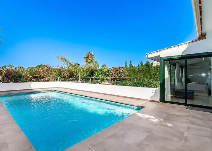 Beautiful 3 Bedroom In Villa Marbella