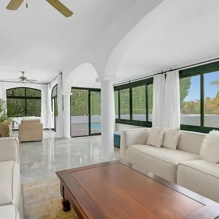 Beautiful 3 Bedroom In Vila