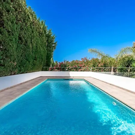 Beautiful 3 Bedroom In Vila Marbella